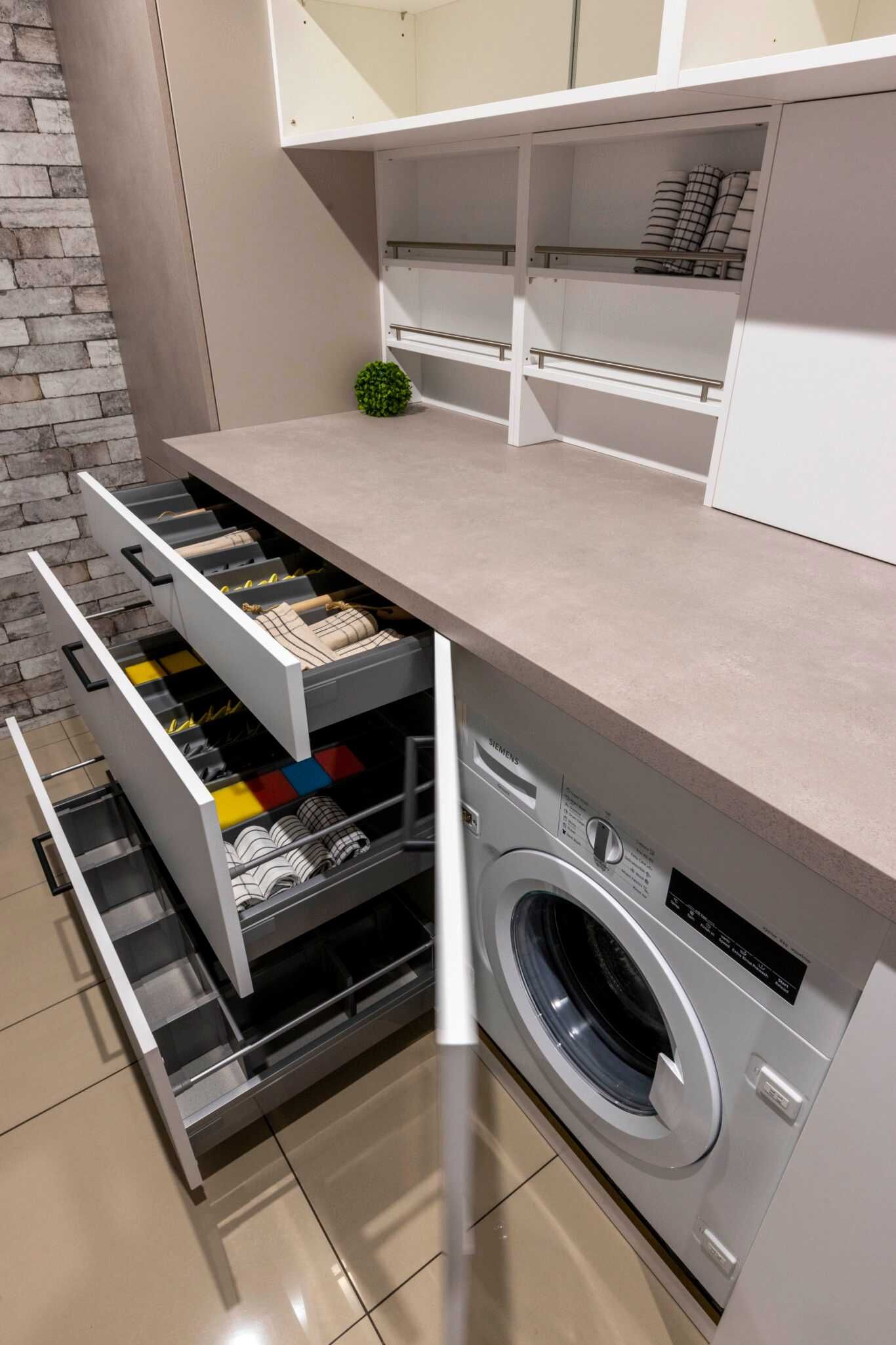 Kuchnie Verle MEBLE KUCHENNE lakierowane Touch + Riva beton WYPRZEDAŻ