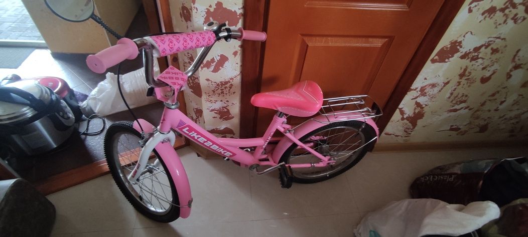 Велосипед для девочки на 5- 8 лет