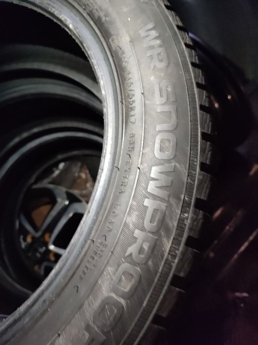 Шини Нокіан 215/55/17; гарний комплект зими та пара всесезонки , з ЄС