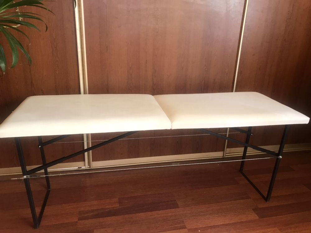 Продам новий масажний розладний стол ! Размери: 185 длинна , 65 ширина
