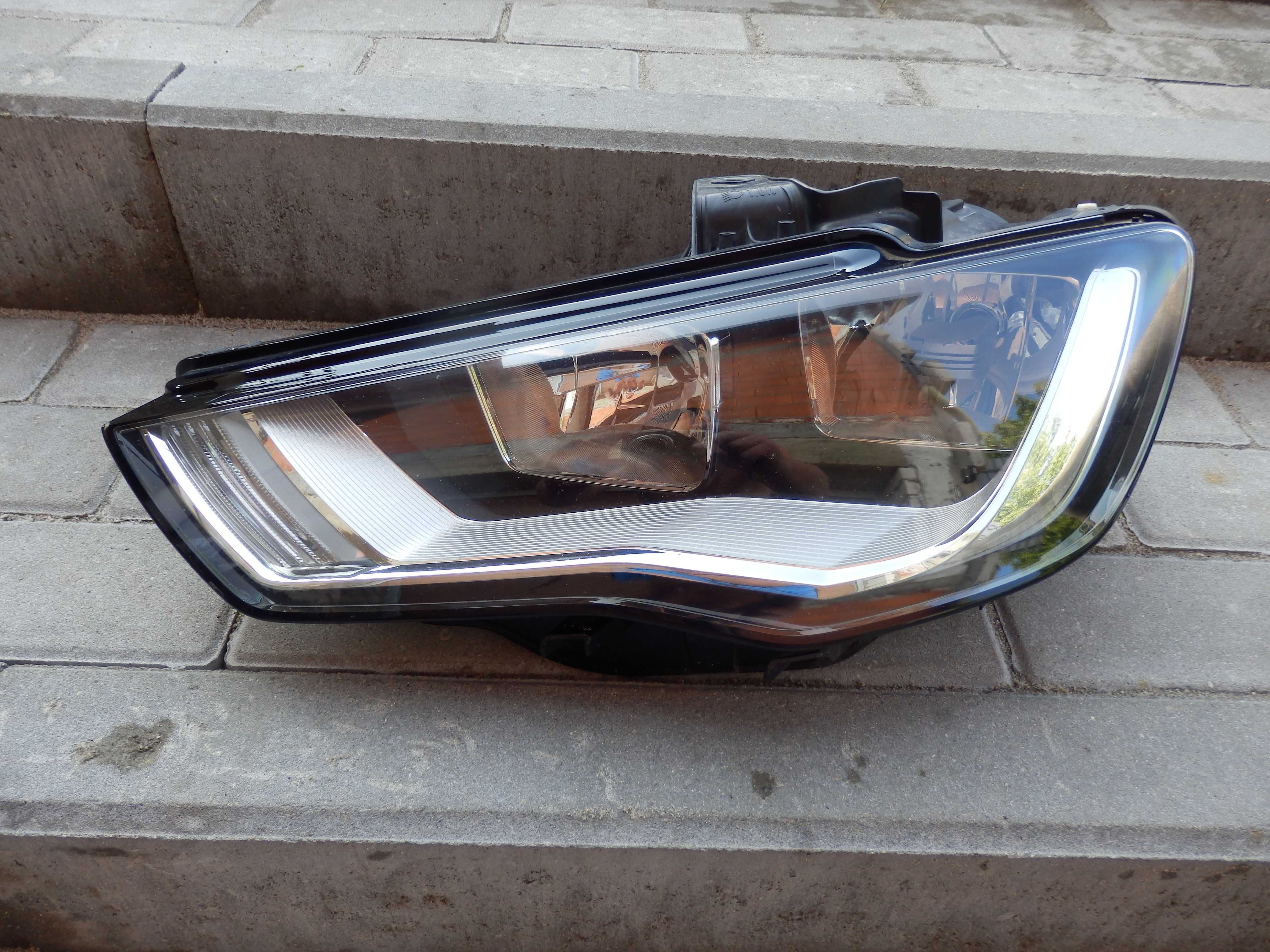 Audi A3 8V Lampa Lewa Przód Zwykła H7 H15  EU