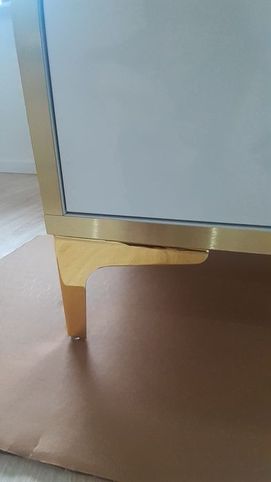 Nowa komoda szafka RTV białą połysk złote nogi