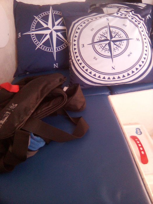 Barco de recreio classe 4 pronto a navega