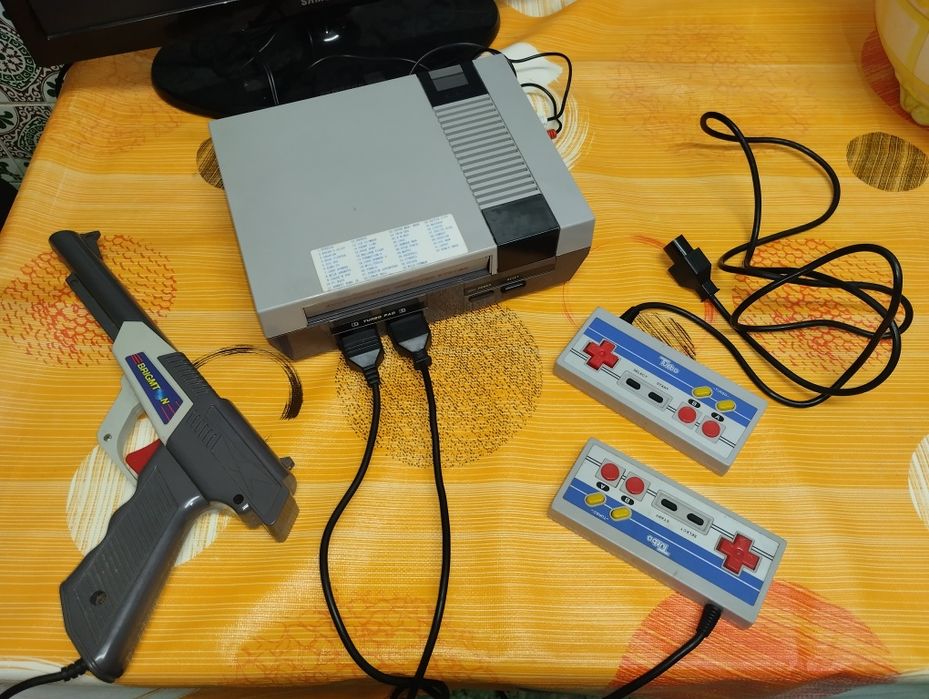 Consola antiga de jogos dos anos 90