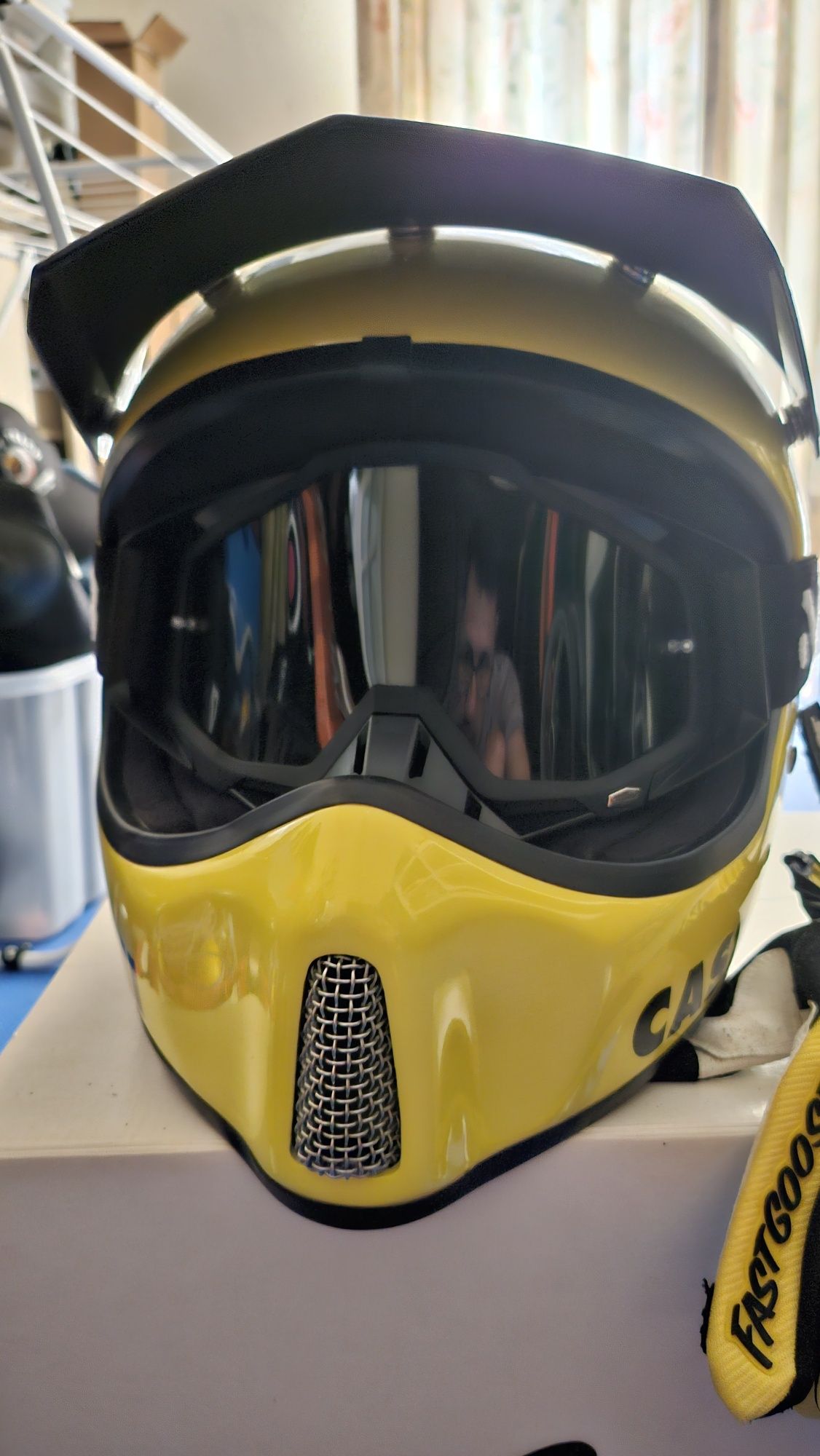 Capacete Cast MT II com óculos como novo em caixa TAM S
