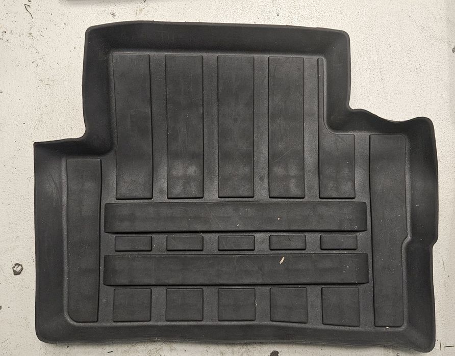 Oryginalne dywaniki gumowe Nissan Qashqai J11