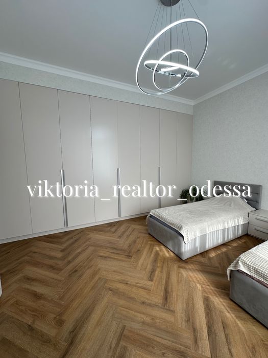 Частный дом на Фонтане с бассейном!ремонт,мебель и техника!Чубаевка!