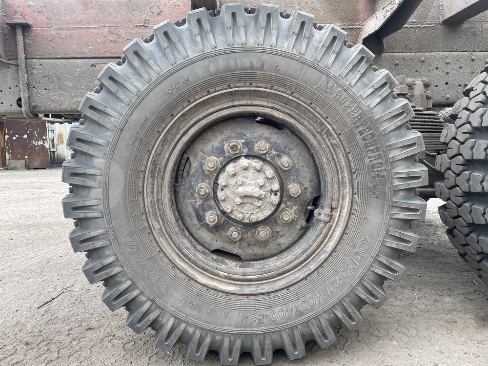 Шини з дисками 1100/400/533 Камаз Урал