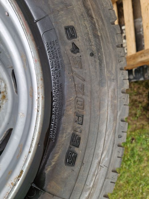 Sprzedam opony z felgami 19.5 /70/245