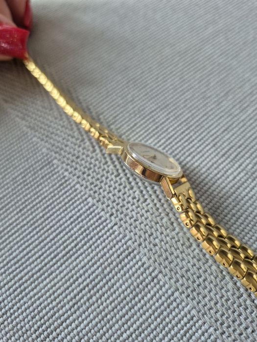 Piekny stary zegarek mechaniczny Cortébert