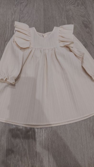 Гарні сукні на дівчинку р. 80