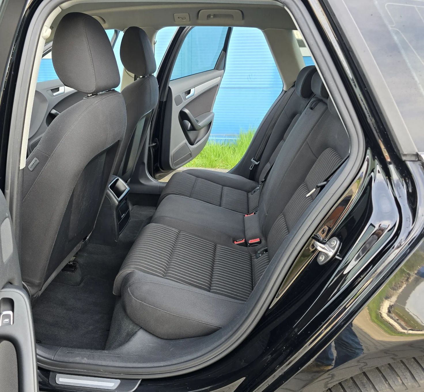 Audi A4 CJCA Pierwszy Właściciel Sport Pakiet Navi Ledyx2 BiXenon PDC IDEALNA