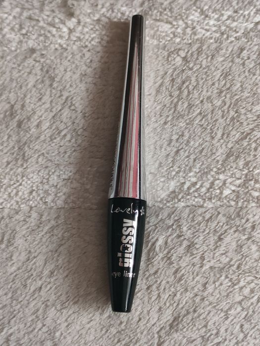 LOVELY Eyeliner Glossy nowy eyeliner ultra czarny eyeliner Lovely