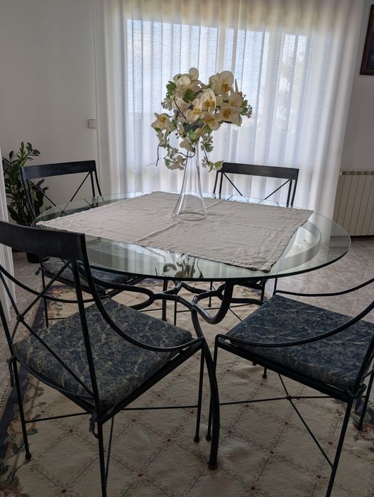 Mesa de jantar de vidro