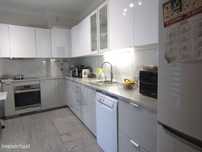 Apartamento T4 com 175m2, zona central de Portalegre