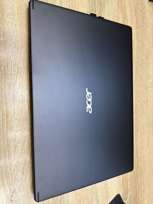 Ноутбук acer , как новый .