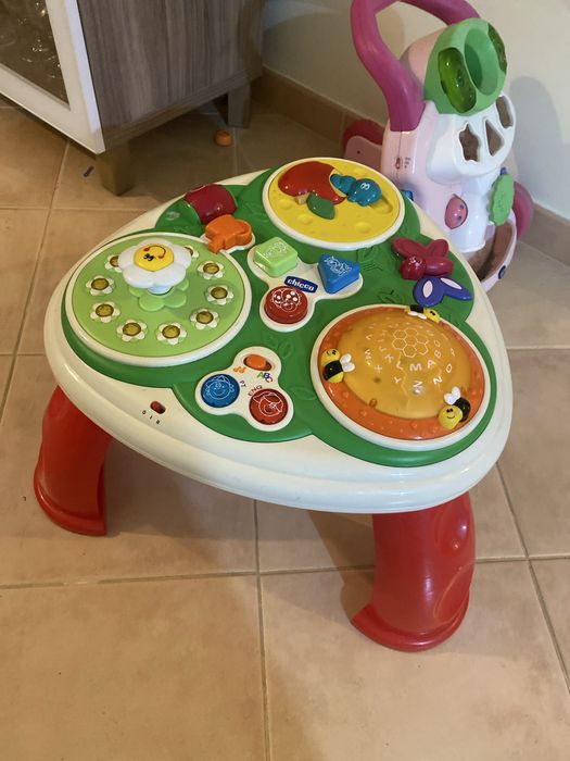 Mesa de actividades chicco