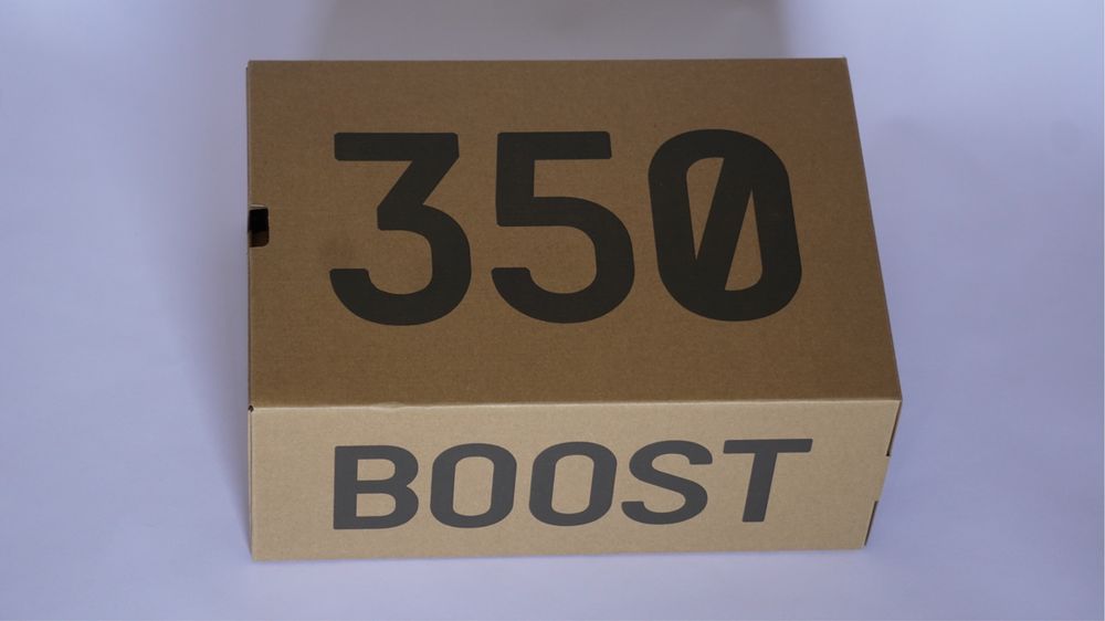 Nowe obuwie Adidas Yeezy Boost 350V2 Carbon Beluga EU 45 1/3