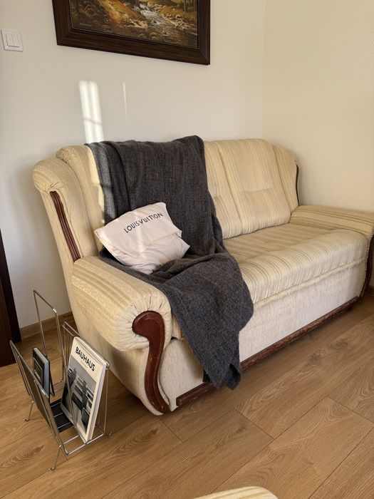 Kanapa kremowa rozkladana sofa z funkcją spania