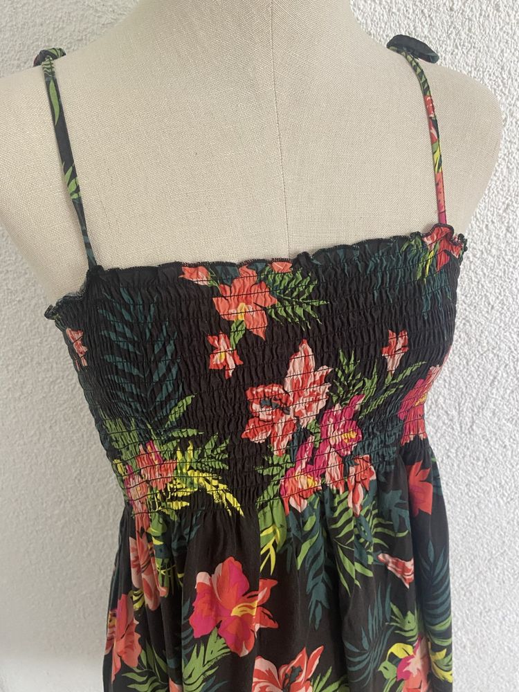 Letnia krótka sukienka w kwiaty hawajska na ramiączkach AMISU M/L