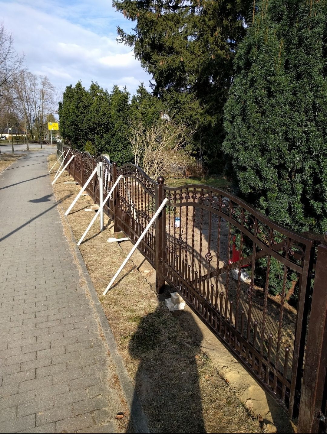 Balustrady, schody zewnętrzne, ogrodzenia kute, bramy, furtki