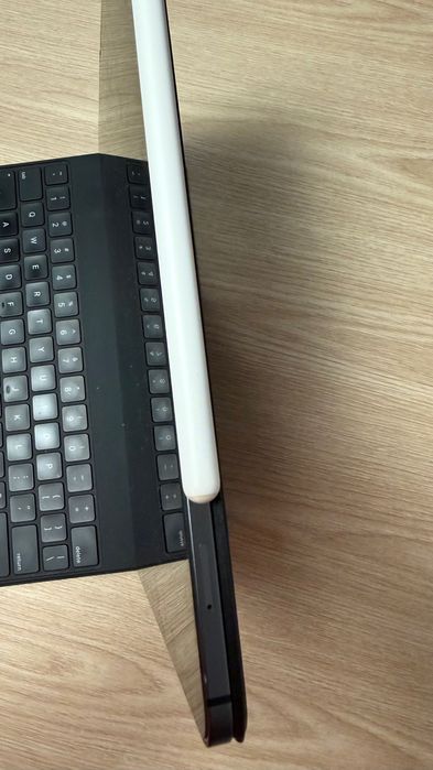 iPad Pro 12.9 (2020) + Apple Pencil 2 Gen + Magic Keyboard