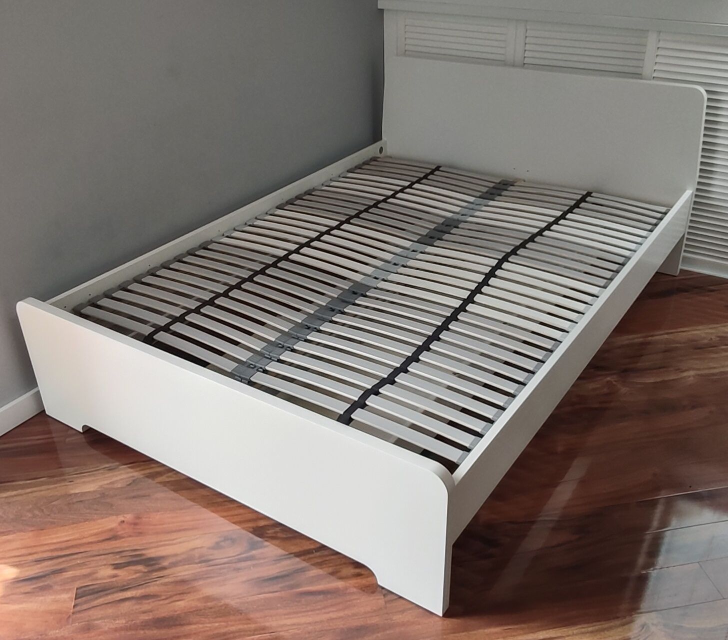 Łóżko 140x200 z pojemnikami ikea