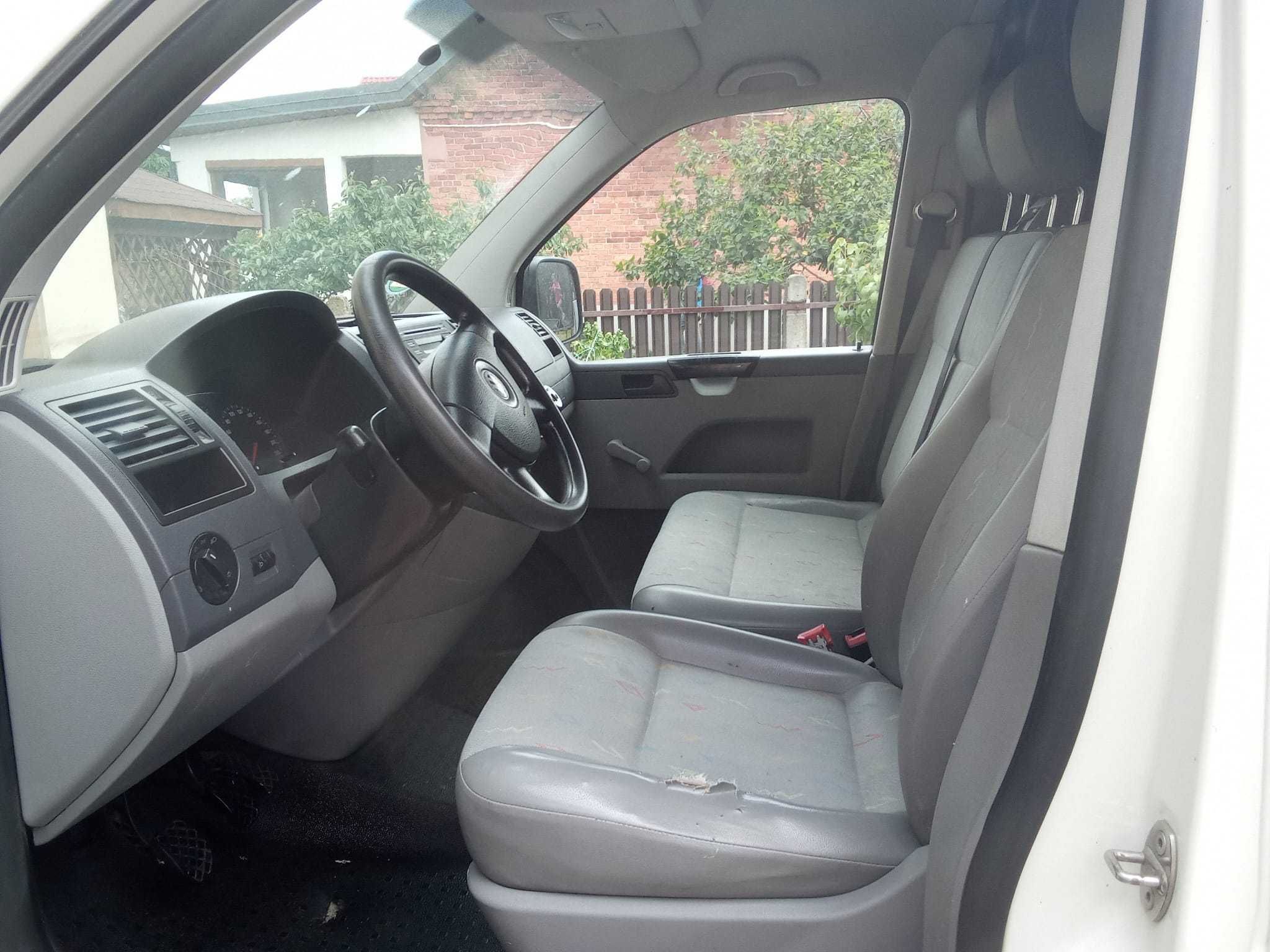 Sprzedam busa Vw t5 1.9