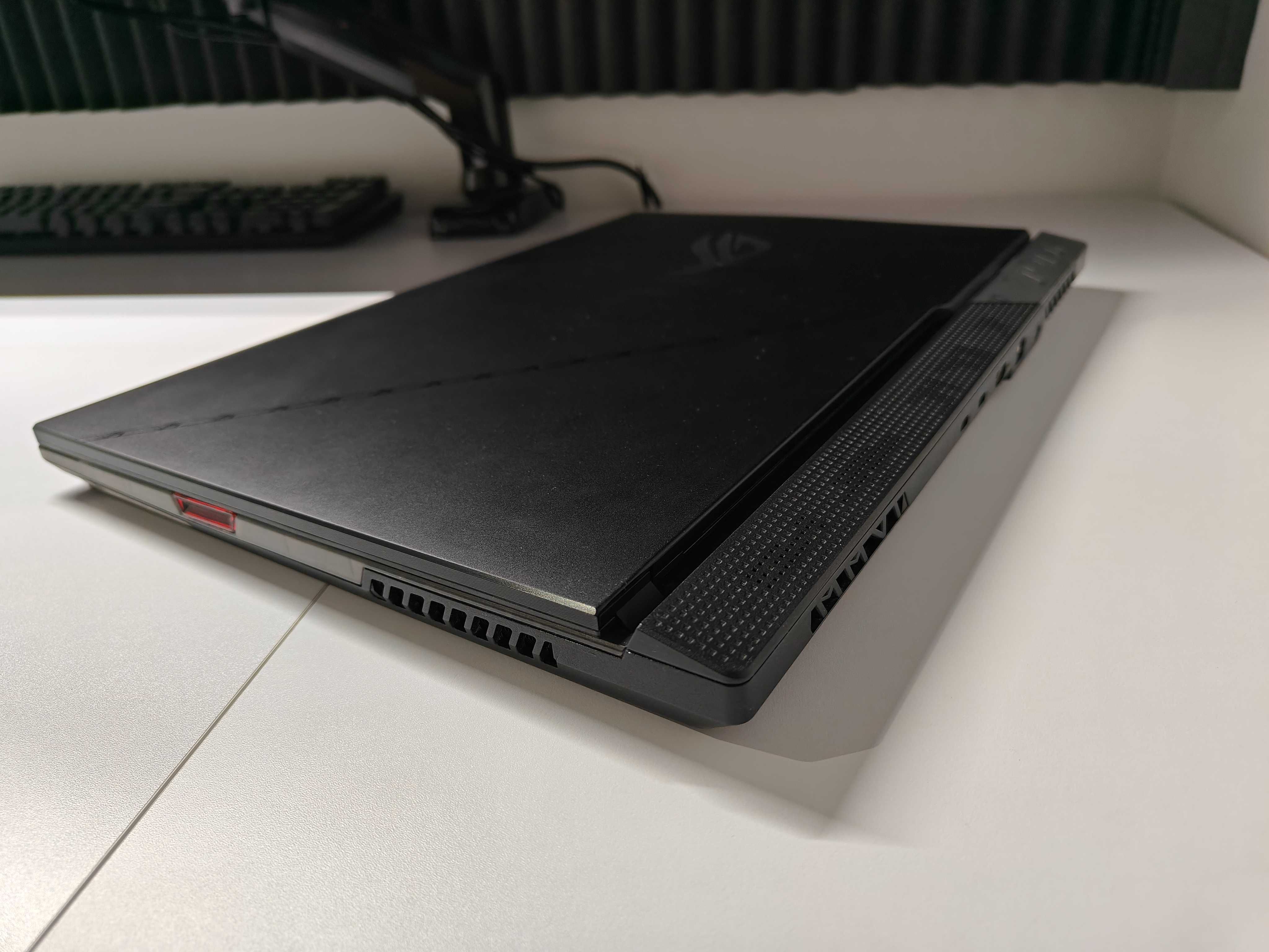 Ноутбук Asus ROG strix g733zw