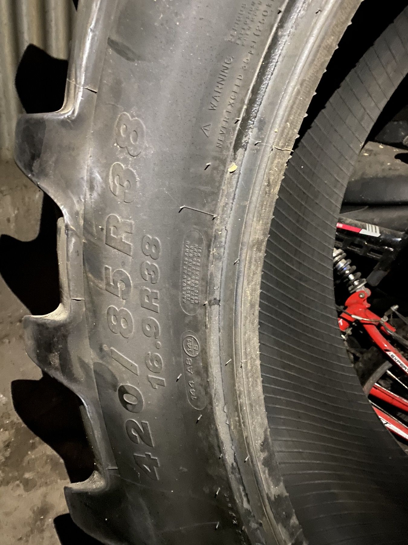 Шини бу бв вживані 710/70R38 14.9R38 380/80R38