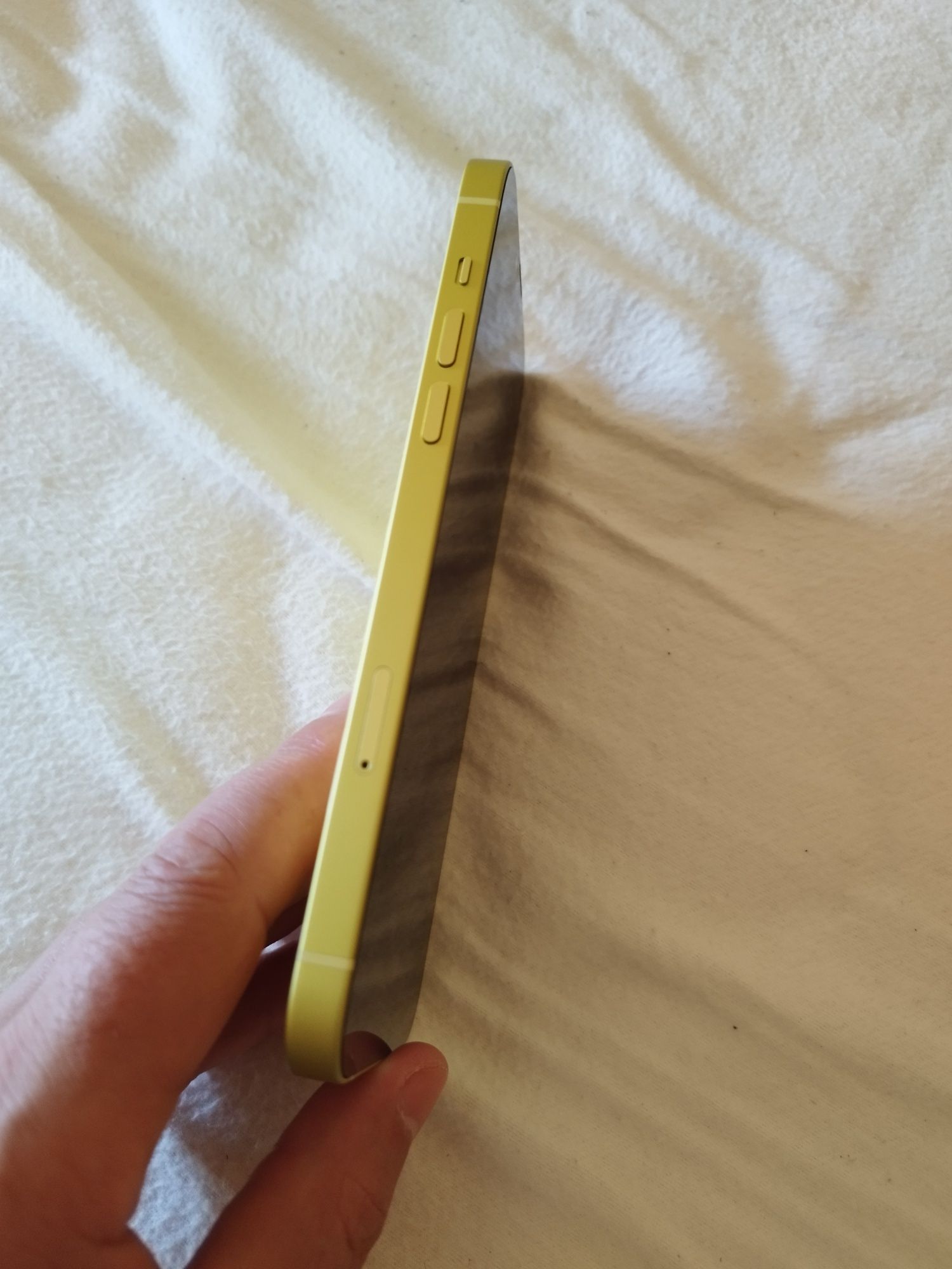 iPhone 14 Plus amarelo 128GB como novo. Urgente!