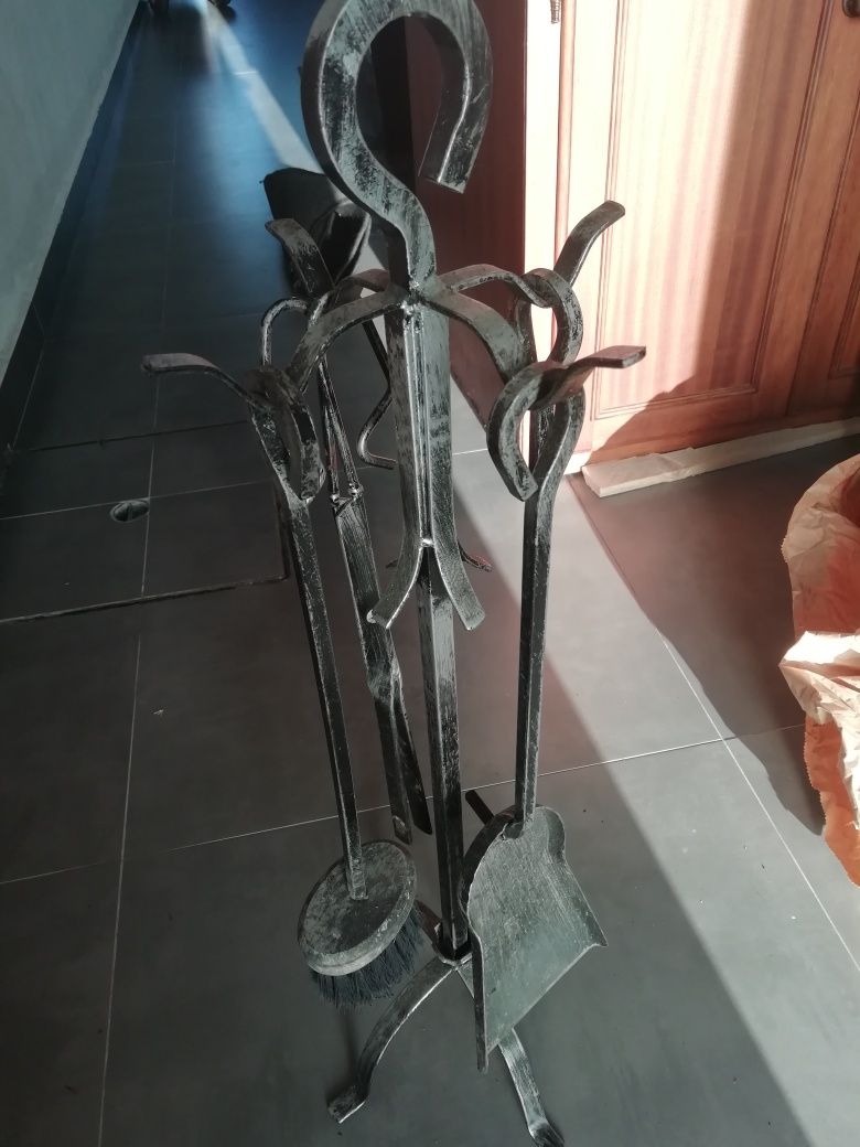 Utensílios de lareira