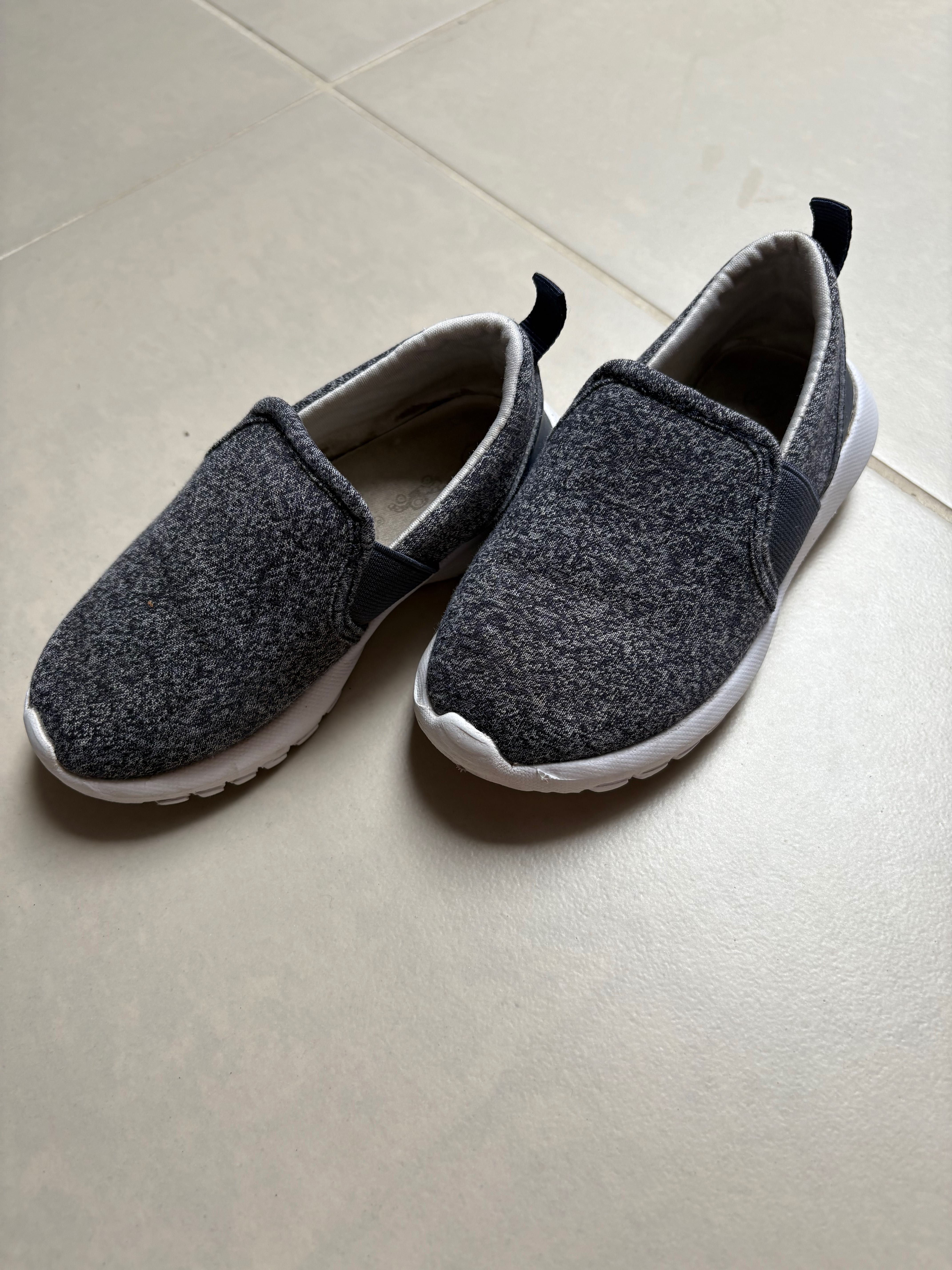 Buty wciągane dla chłopca