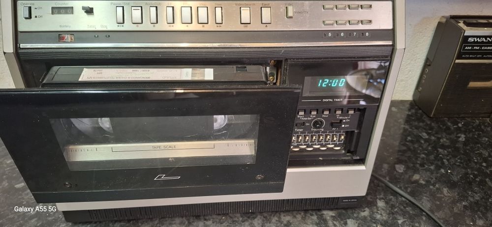 Gravador portátil de VHS Sharp