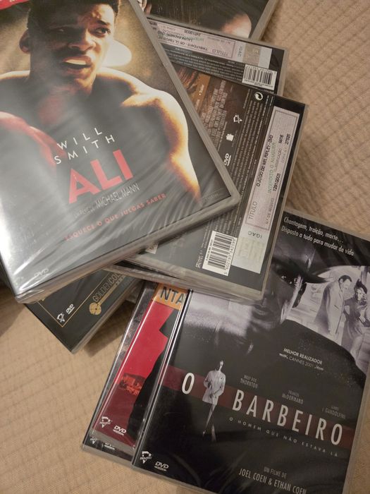 Vendo 22 DVD de filmes