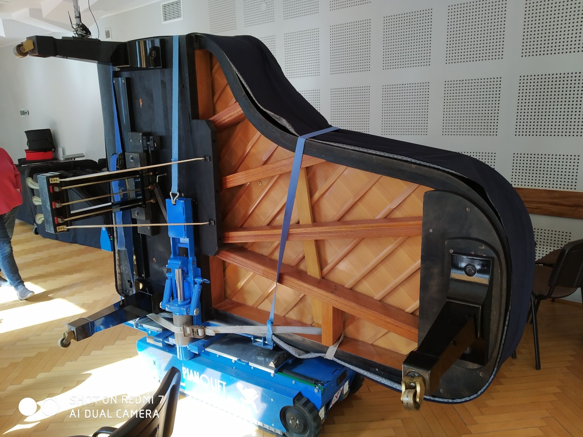 pianino fortepian strojenie akordeon remonty transport wnoszenie
