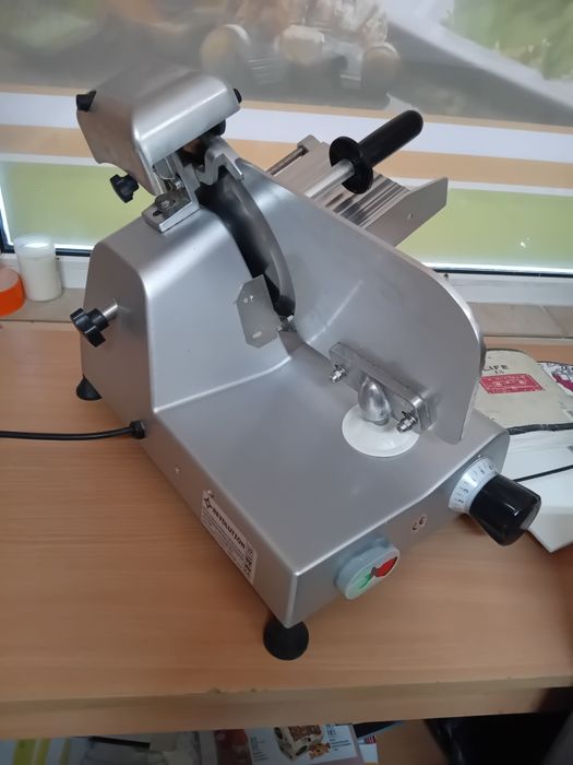 sklepowa krajalnica do wędlin , sera