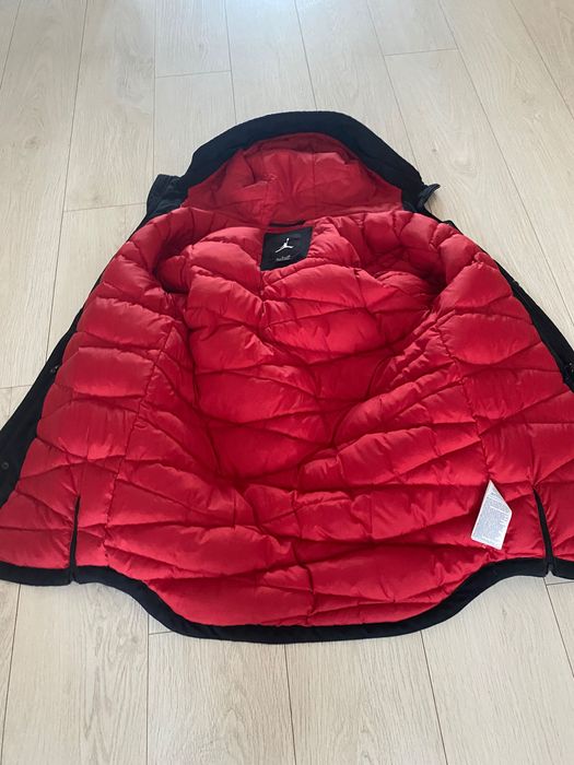 Продам пуховик Jordan в хорошем состоянии