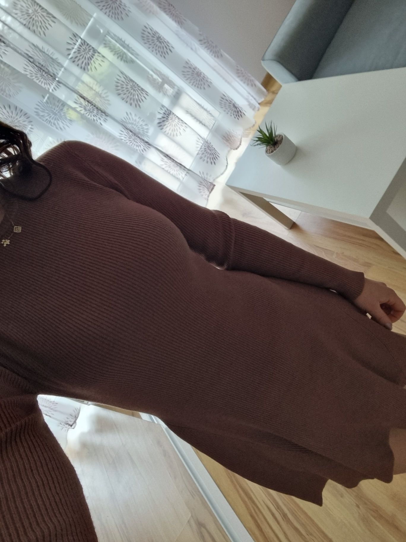 Sweterkowa sukienka na długi rękaw z wiskozy Primark r. S