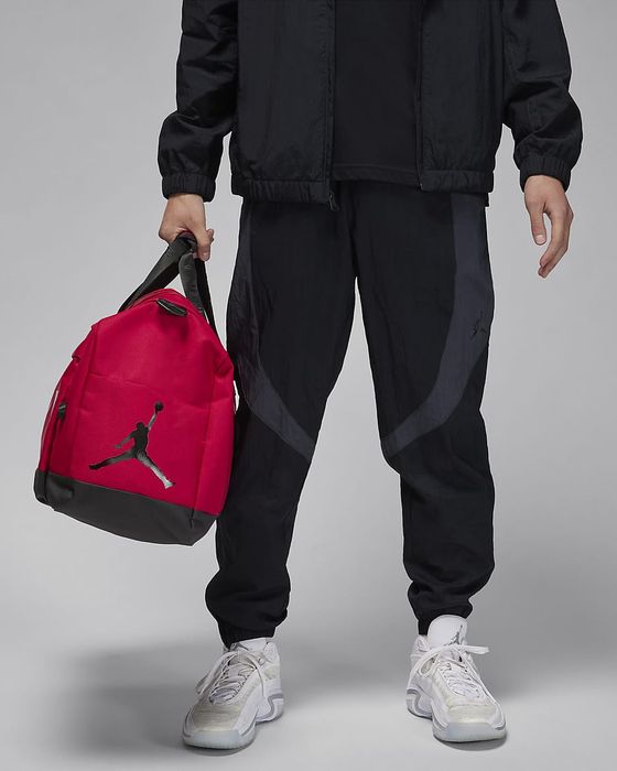 Крутая стильная сумка Nike Jordan,оригинал.