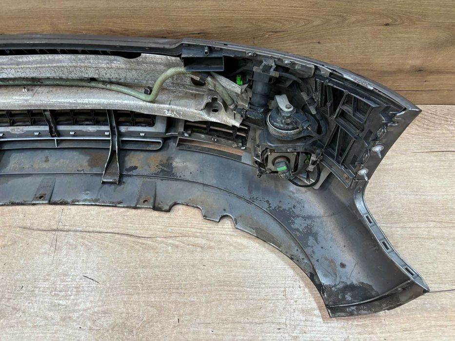 Zderzak przedni Audi A4 B6 spryski kolor ly7g