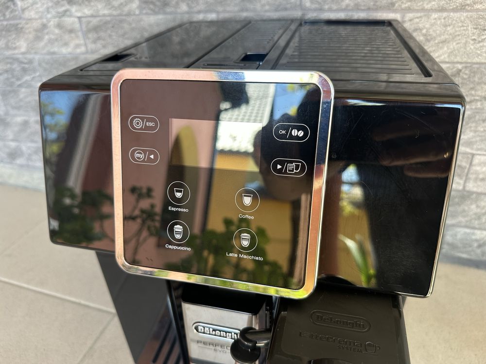 Кавомашина Delonghi Perfecta EVO кавоварка з гарантією
