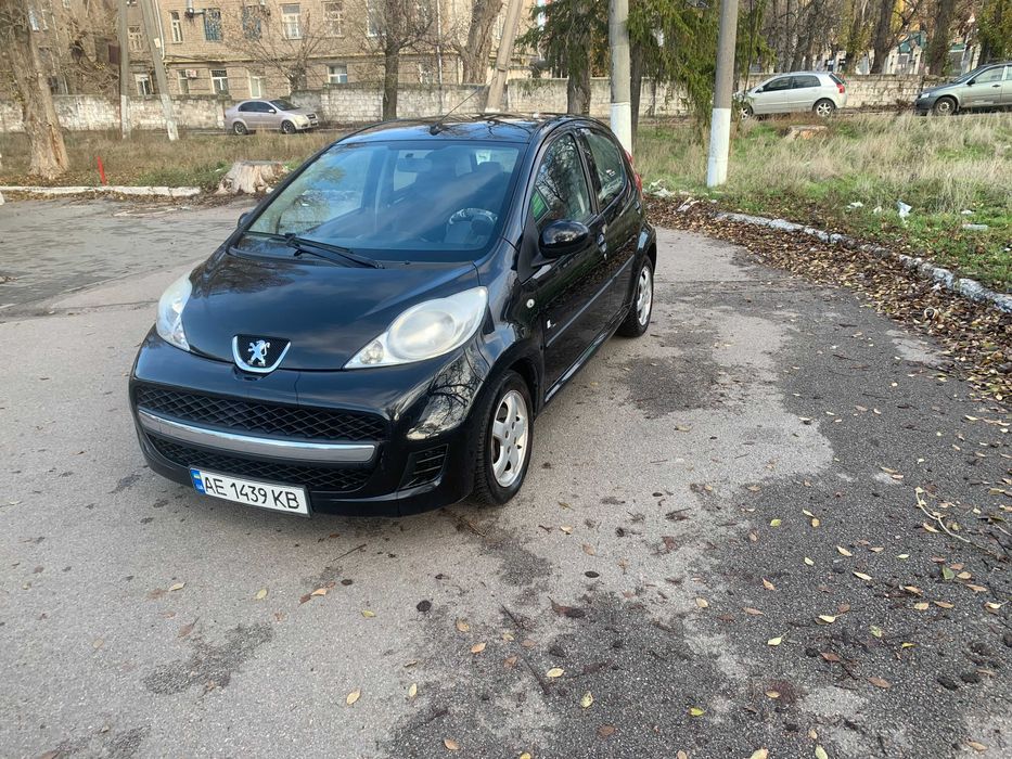 Продам Peugeot 107 2011