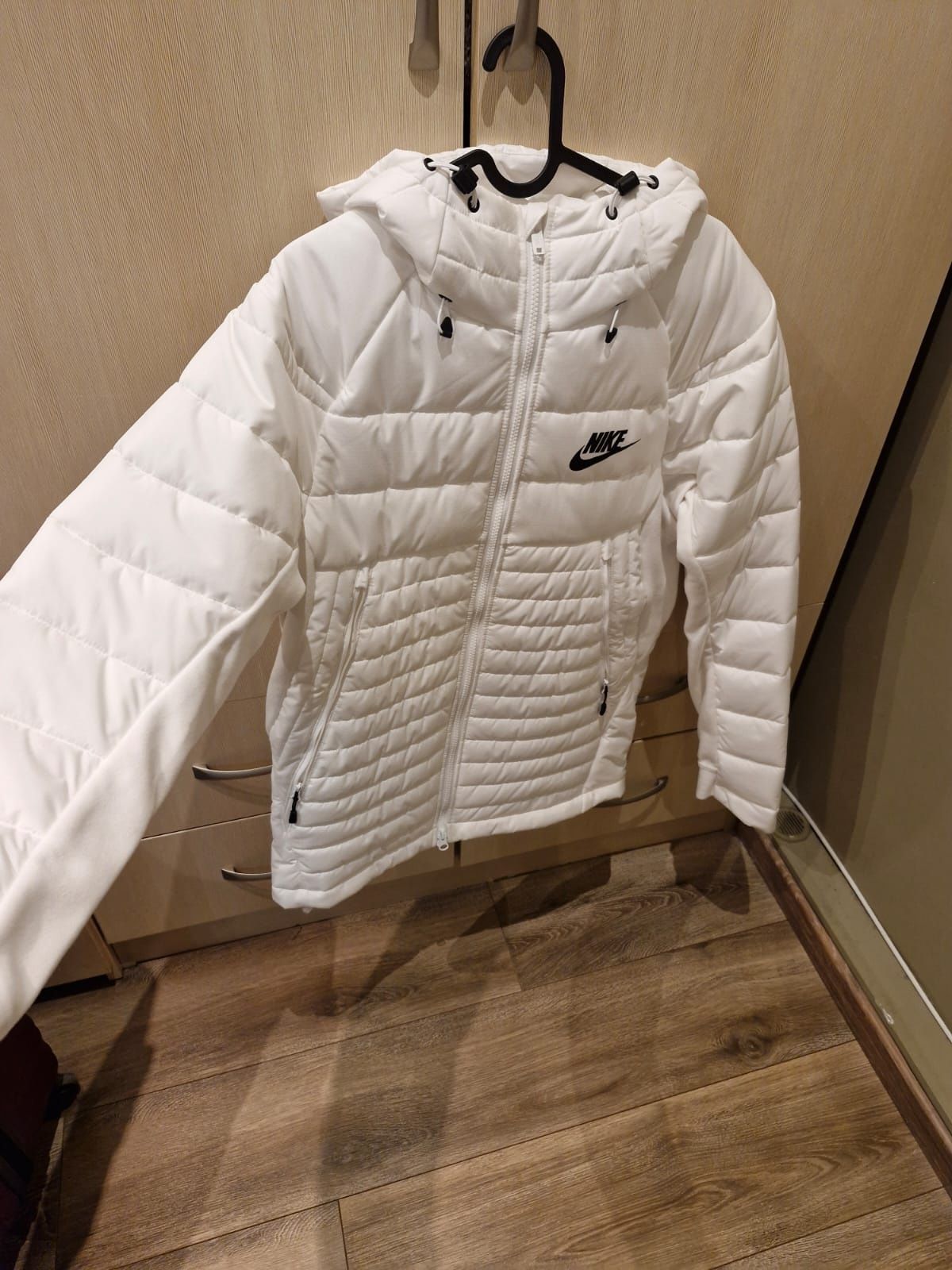 Oryginalna kurtka damska Nike
