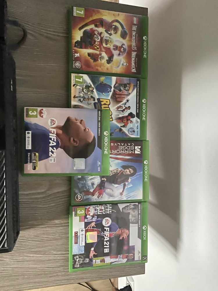 Xbox One + 5 gier