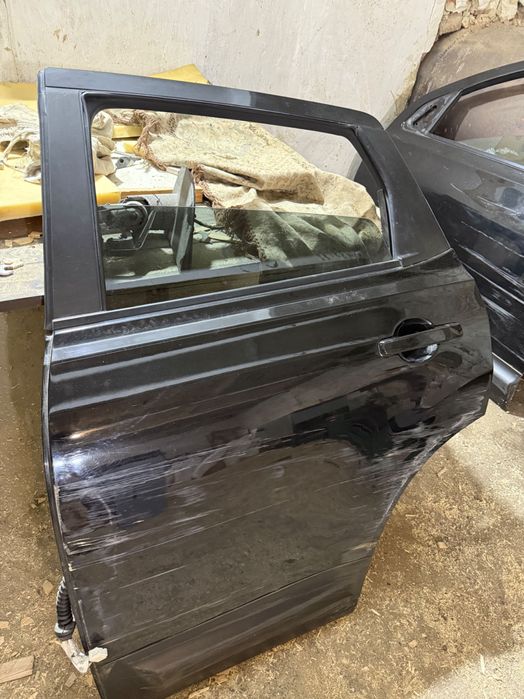 Задні ліві двері на Nissan Qashqai j10