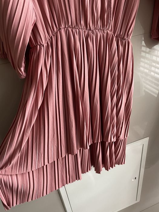 Vestido rosa plissado