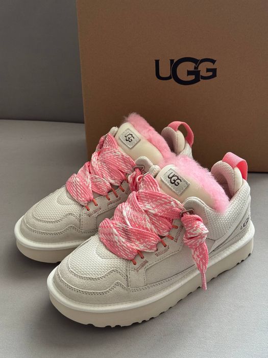 UGG Lowmel Grey Love