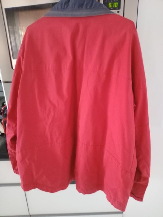 Vendo blusão tipo kispo em vermelho um pouco mais escuro do que na fot