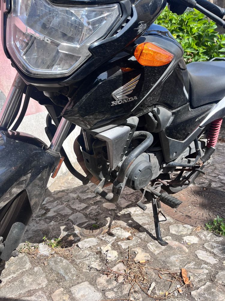 Mota CB125f ano 2022